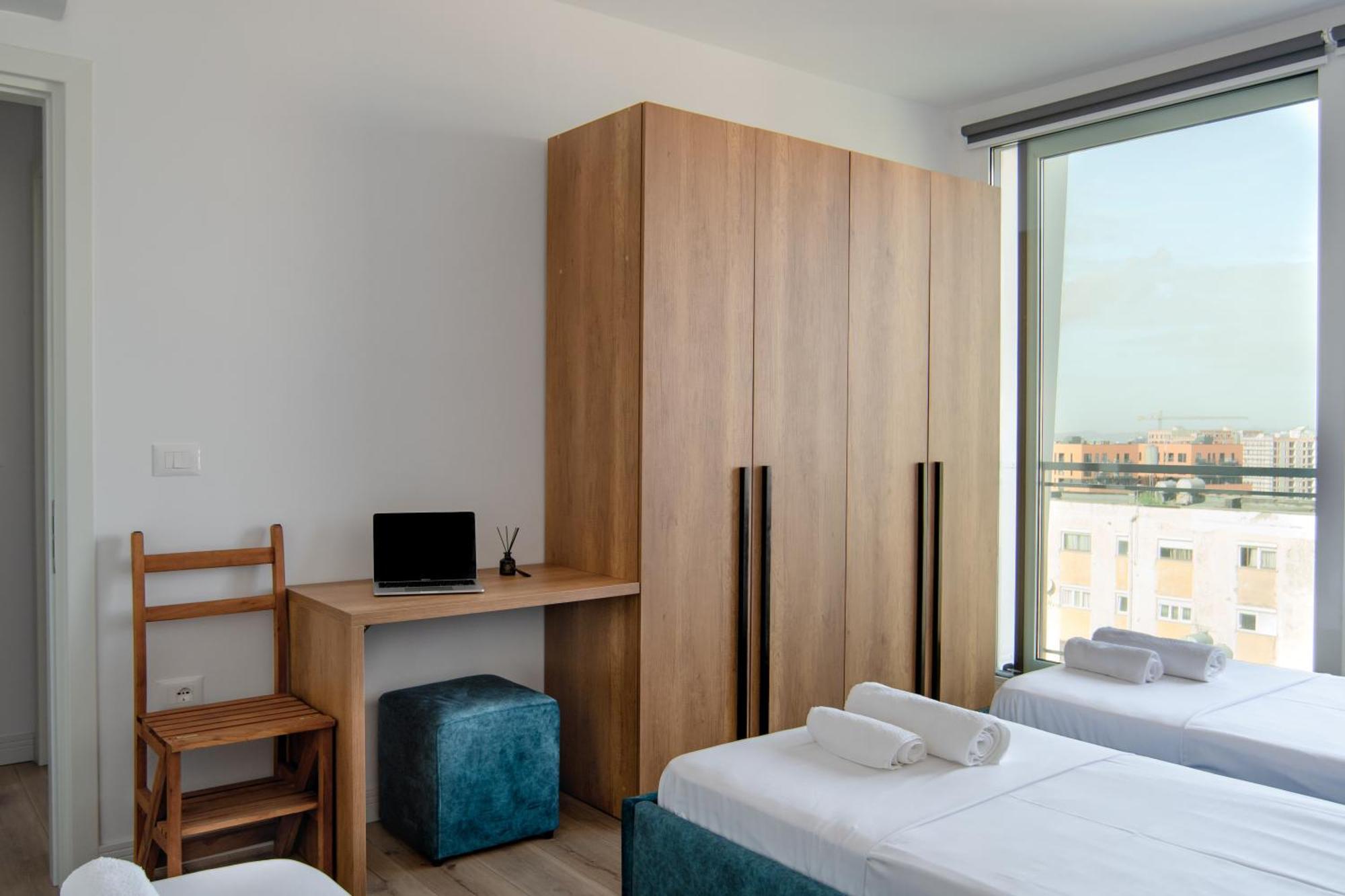 Urban Serenity City Skyline View Apartment 1 地拉那 外观 照片